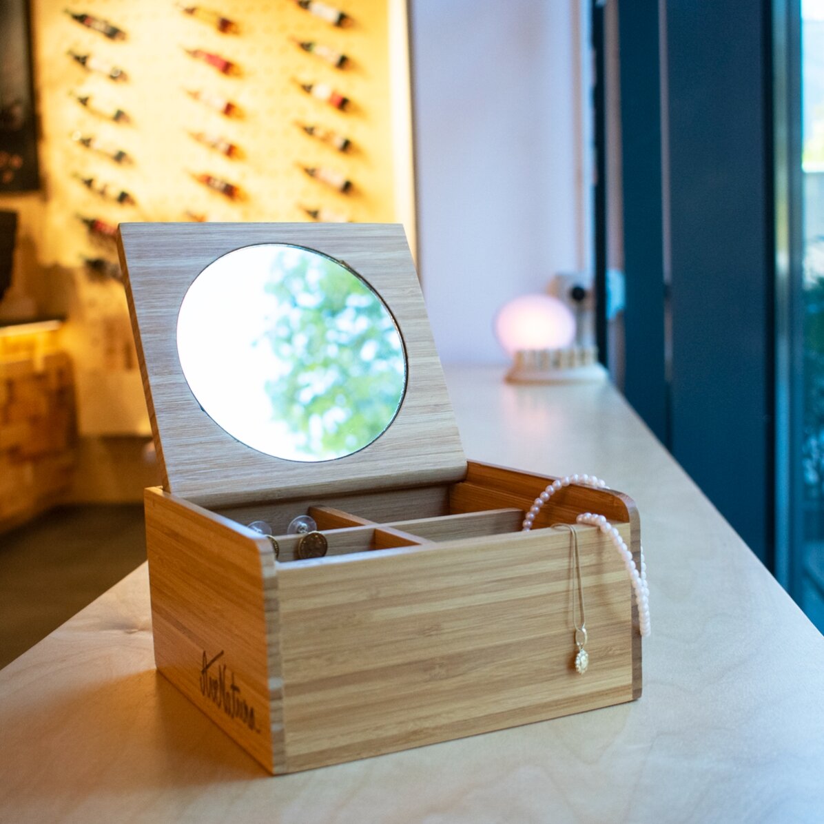 Wooden jewellery box with organiser and mirror - avenatura