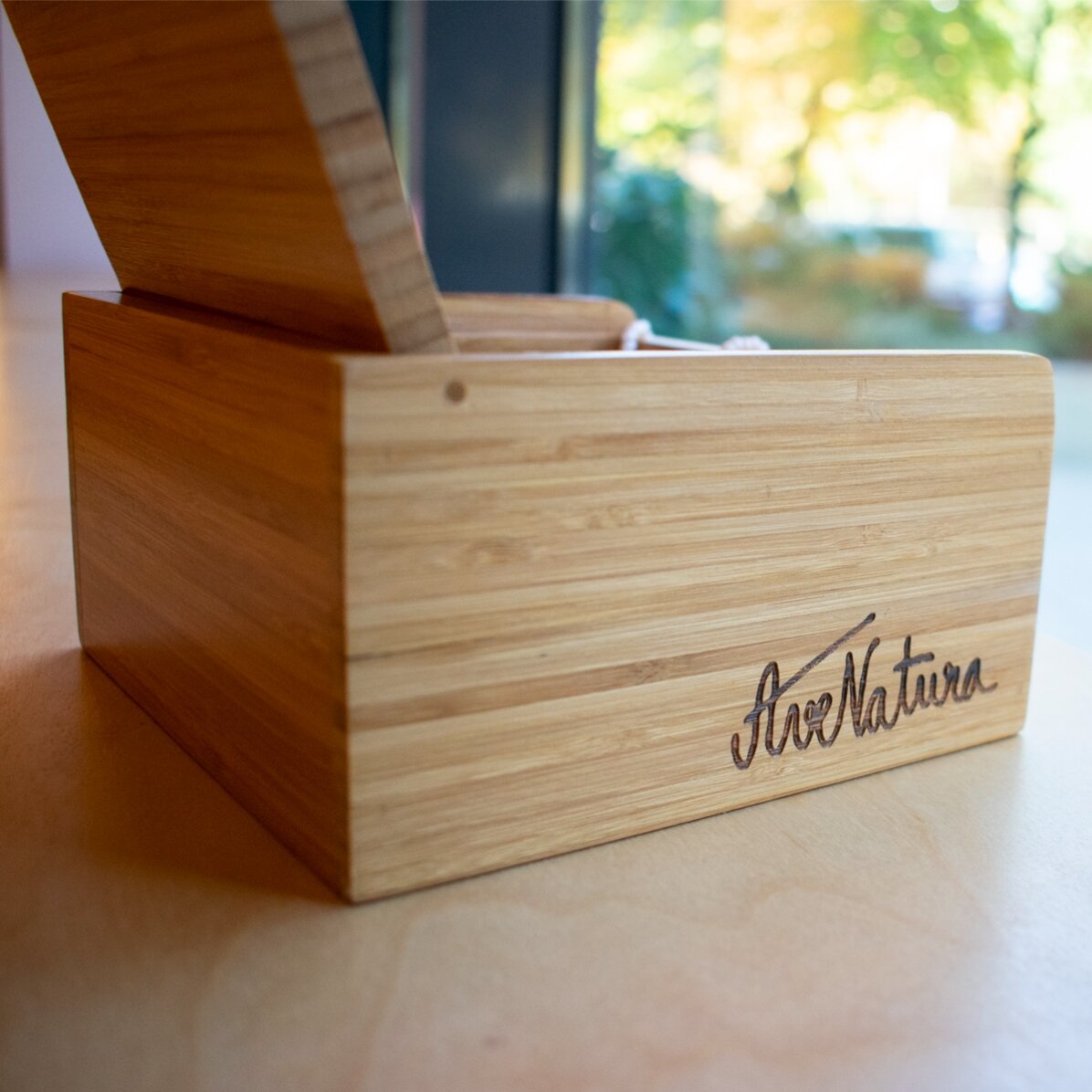 Wooden jewellery box with organiser and mirror - avenatura