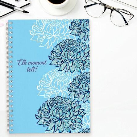Gepersonaliseerde notitieboekje met tekst - Every moment matters!