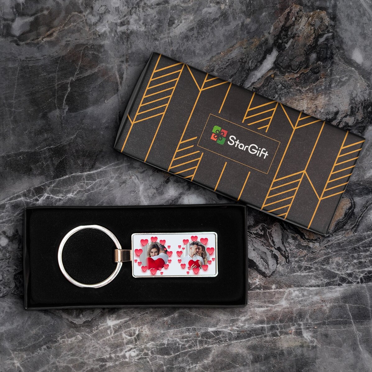 Gepersonaliseerde sleutelhanger met twee foto’s en tekst – Model Hartjes