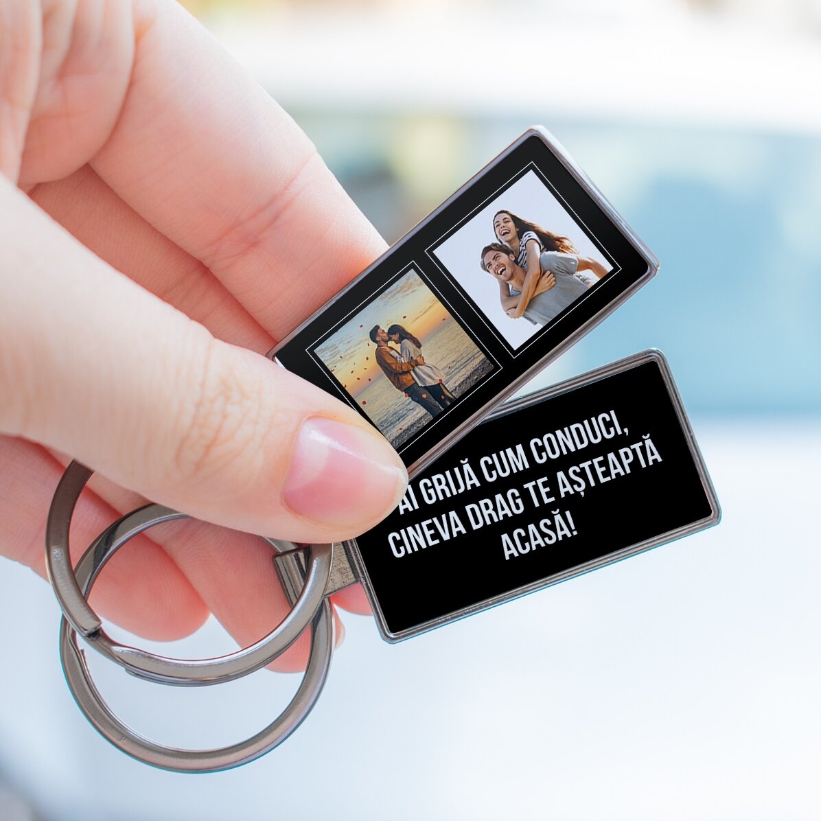 Gepersonaliseerde sleutelhanger met twee vierkante foto’s en tekst