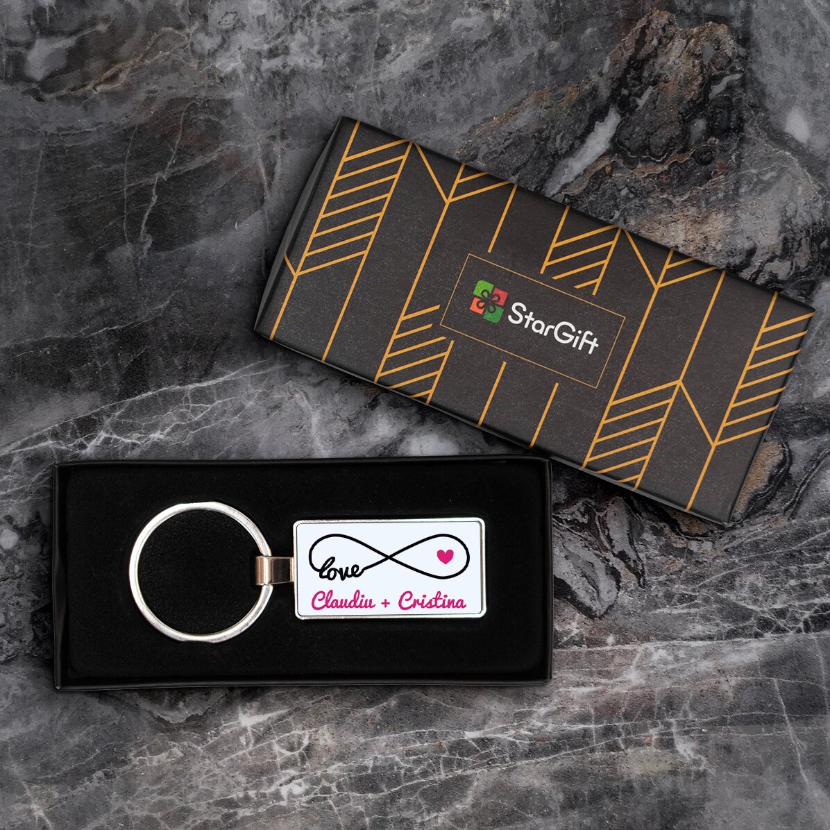 Gepersonaliseerde sleutelhanger met een foto en tekst – model ‘infinity love’