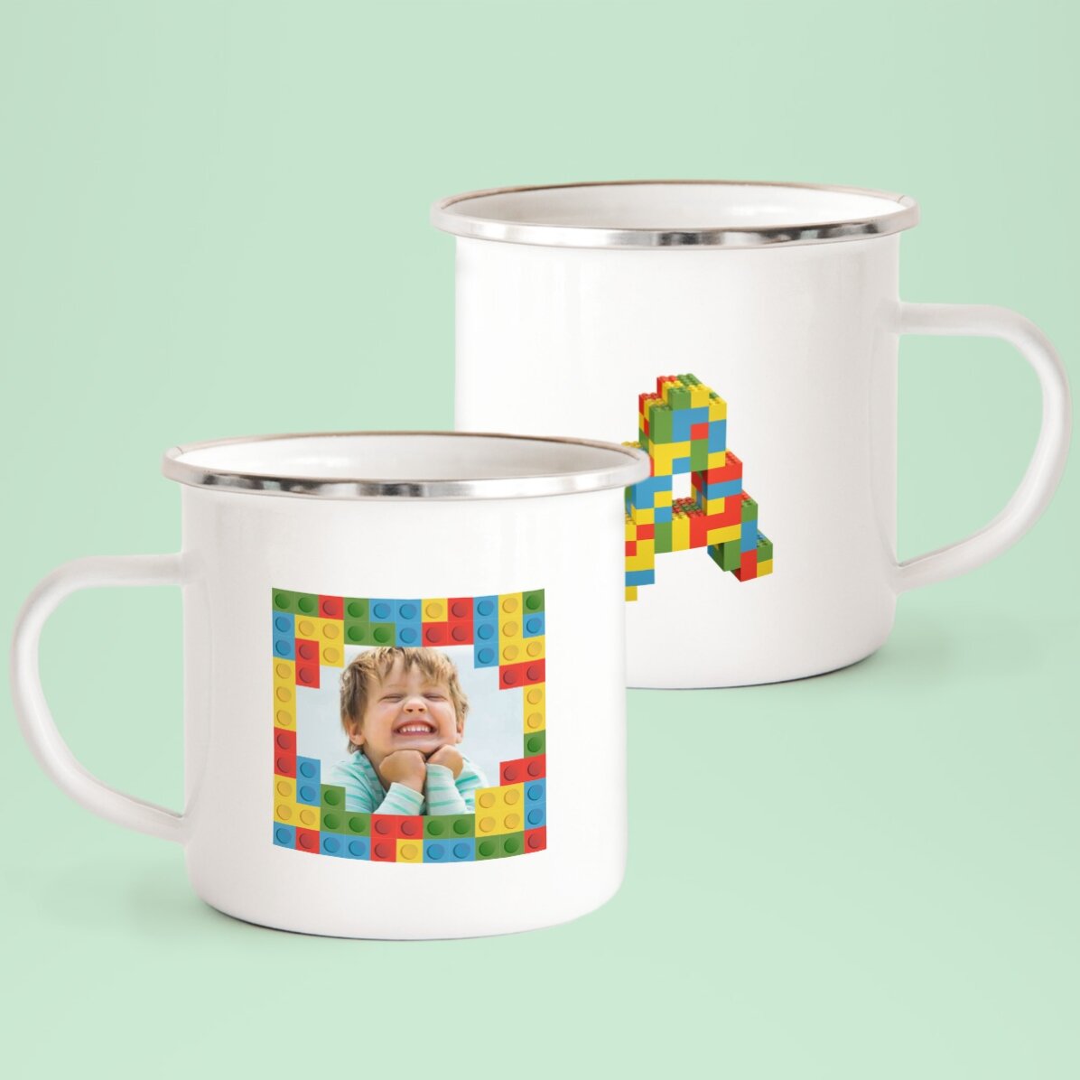 Gepersonaliseerde geëmailleerde beker met een foto en een initiaal - Lego
