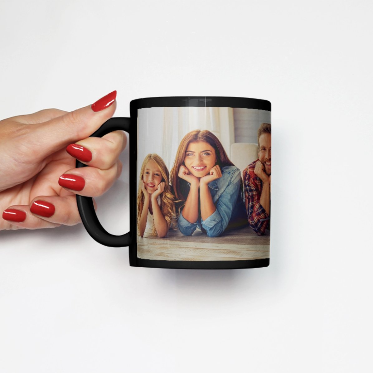 Gepersonaliseerde zwarte beker met een geüploade foto