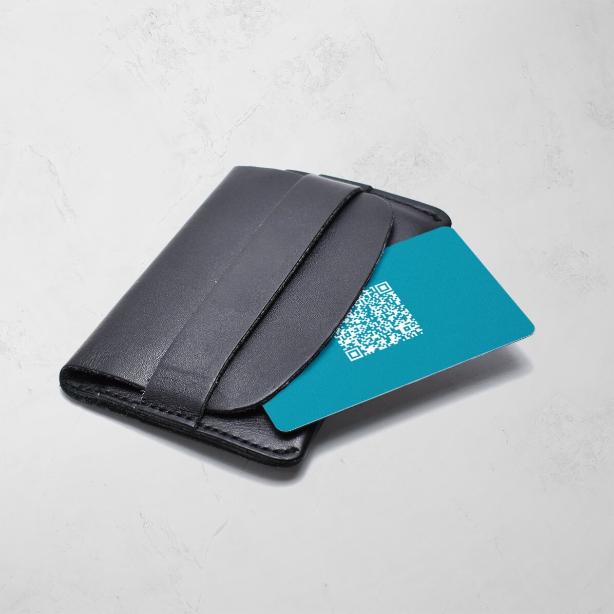 Gepersonaliseerd aluminium visitekaartje, voor- en achterzijde, met QR-code en logo - Contactgegeven
