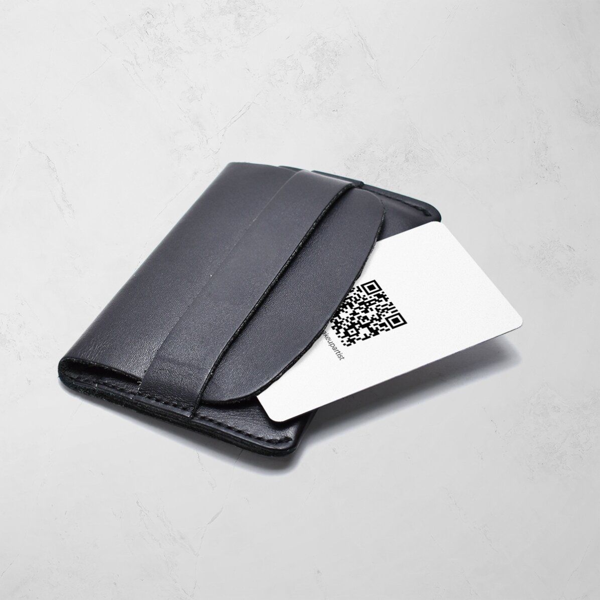 Gepersonaliseerd aluminium visitekaartje, voor- en achterzijde, met QR-code, tekst en foto