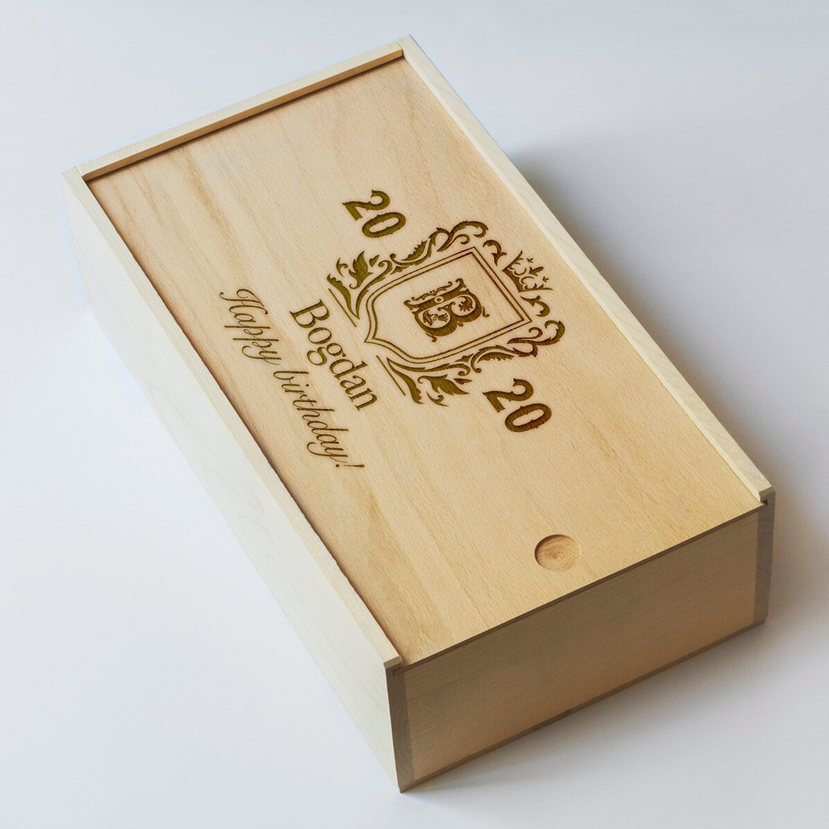 Personalised wooden gift box - Coat of arms