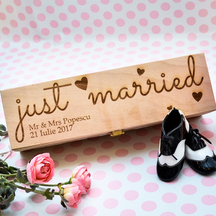 Gepersonaliseerde wijnkist - just married
