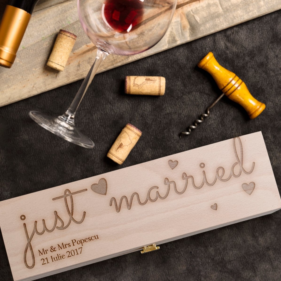 Gepersonaliseerde wijnkist - just married