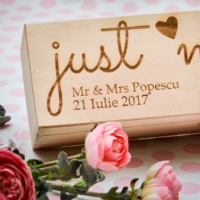 Gepersonaliseerde wijnkist - just married
