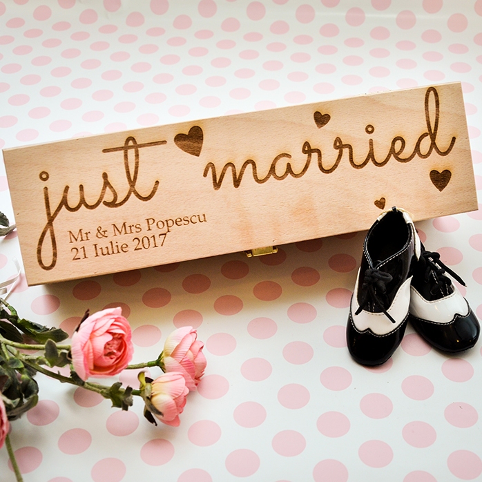 Gepersonaliseerde wijnkist - just married