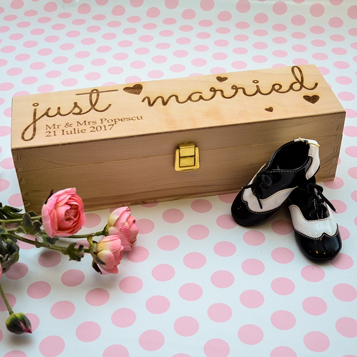 Gepersonaliseerde wijnkist - just married