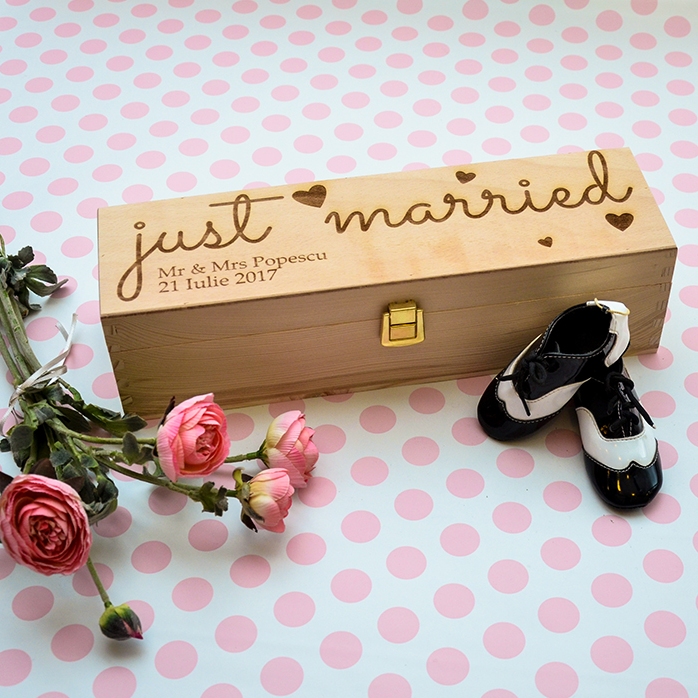 Gepersonaliseerde wijnkist - just married