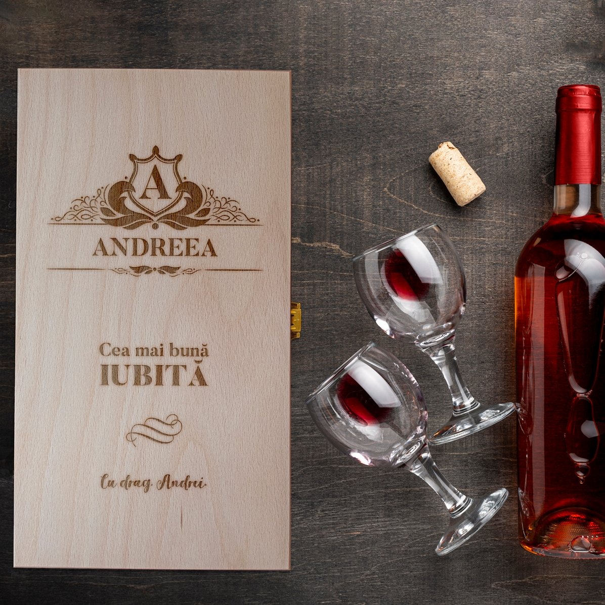 Personalised wine box for two bottles - vintage name model