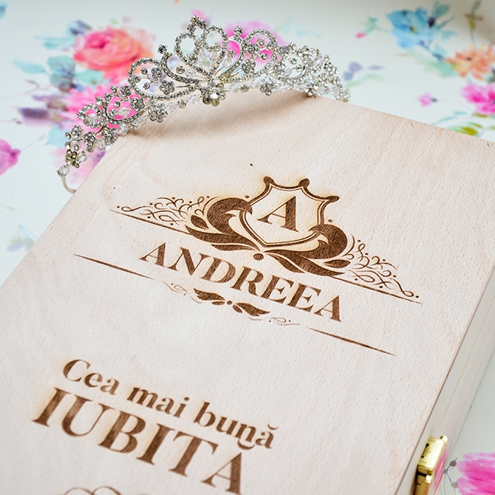 Personalised wine box for two bottles - vintage name model