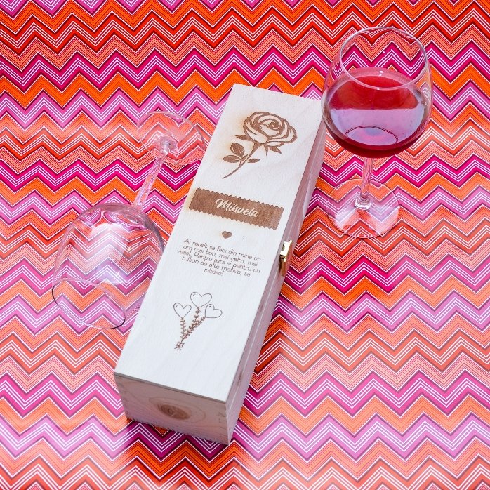 Personalised wine box - The rose of love
