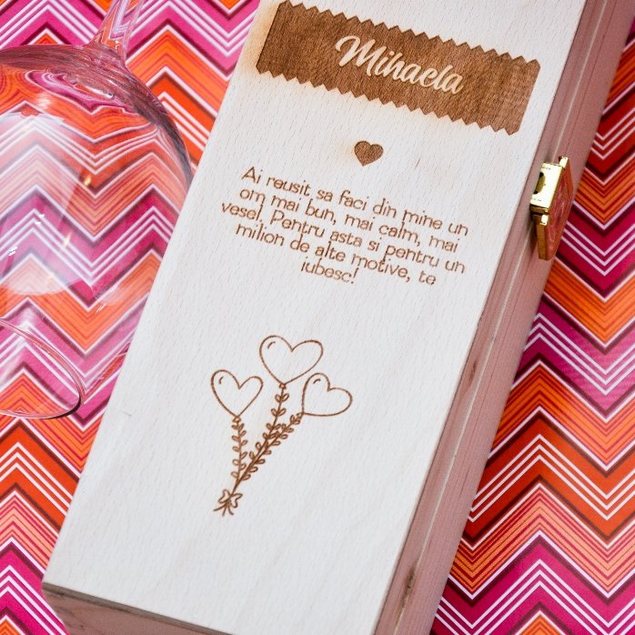 Personalised wine box - The rose of love