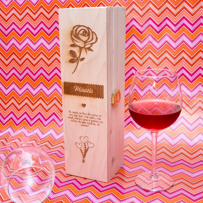 Personalised wine box - The rose of love