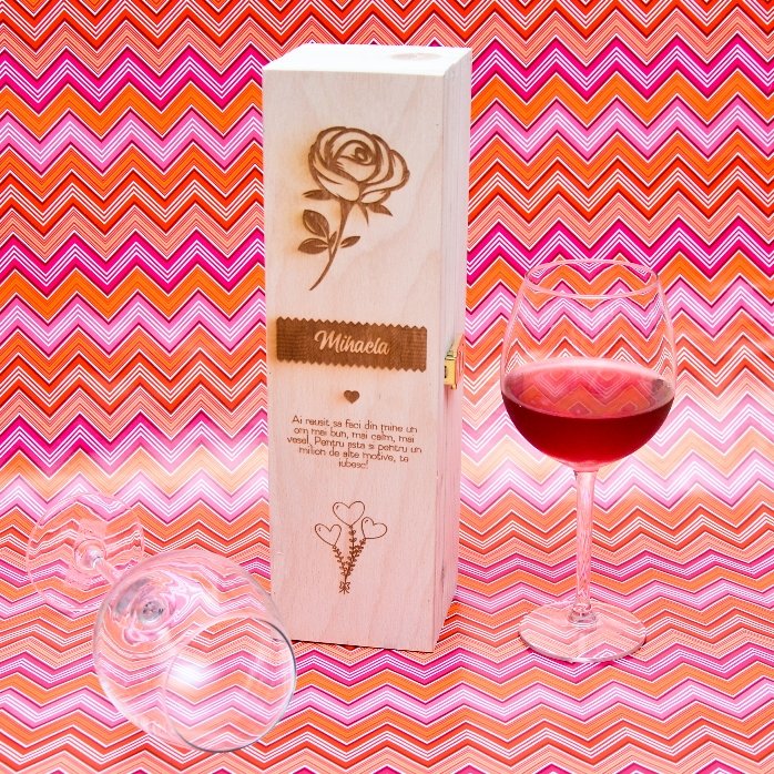Personalised wine box - The rose of love