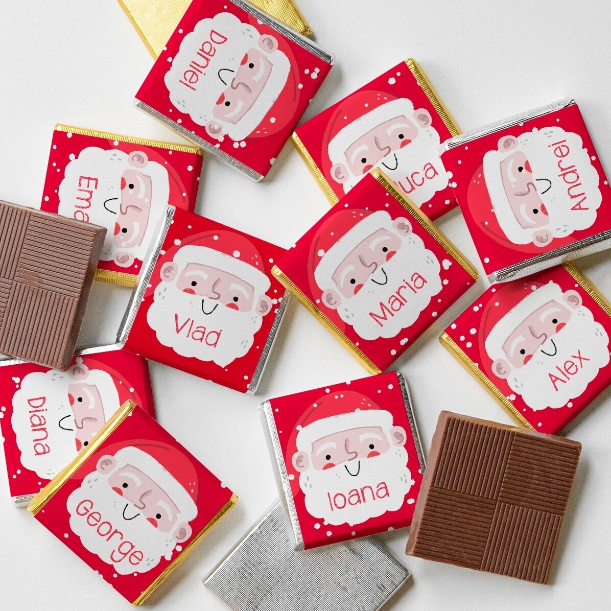 Kerstbal met 10 mini-chocoladehapjes, gepersonaliseerd met naam - Kerstman