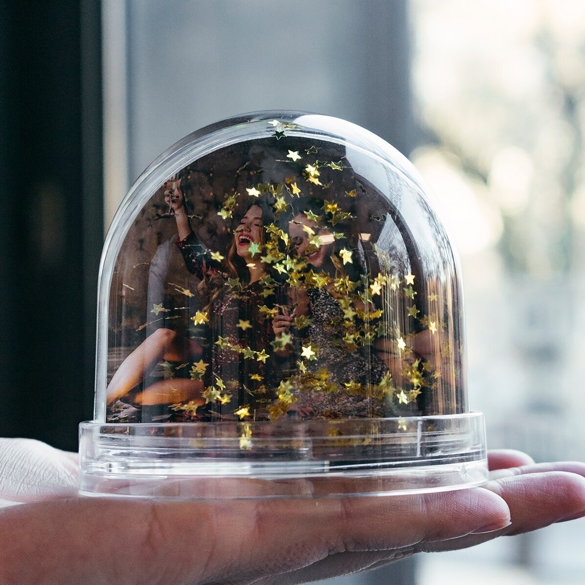Personalised desk globe with photo and text - Have a wonderful spring!