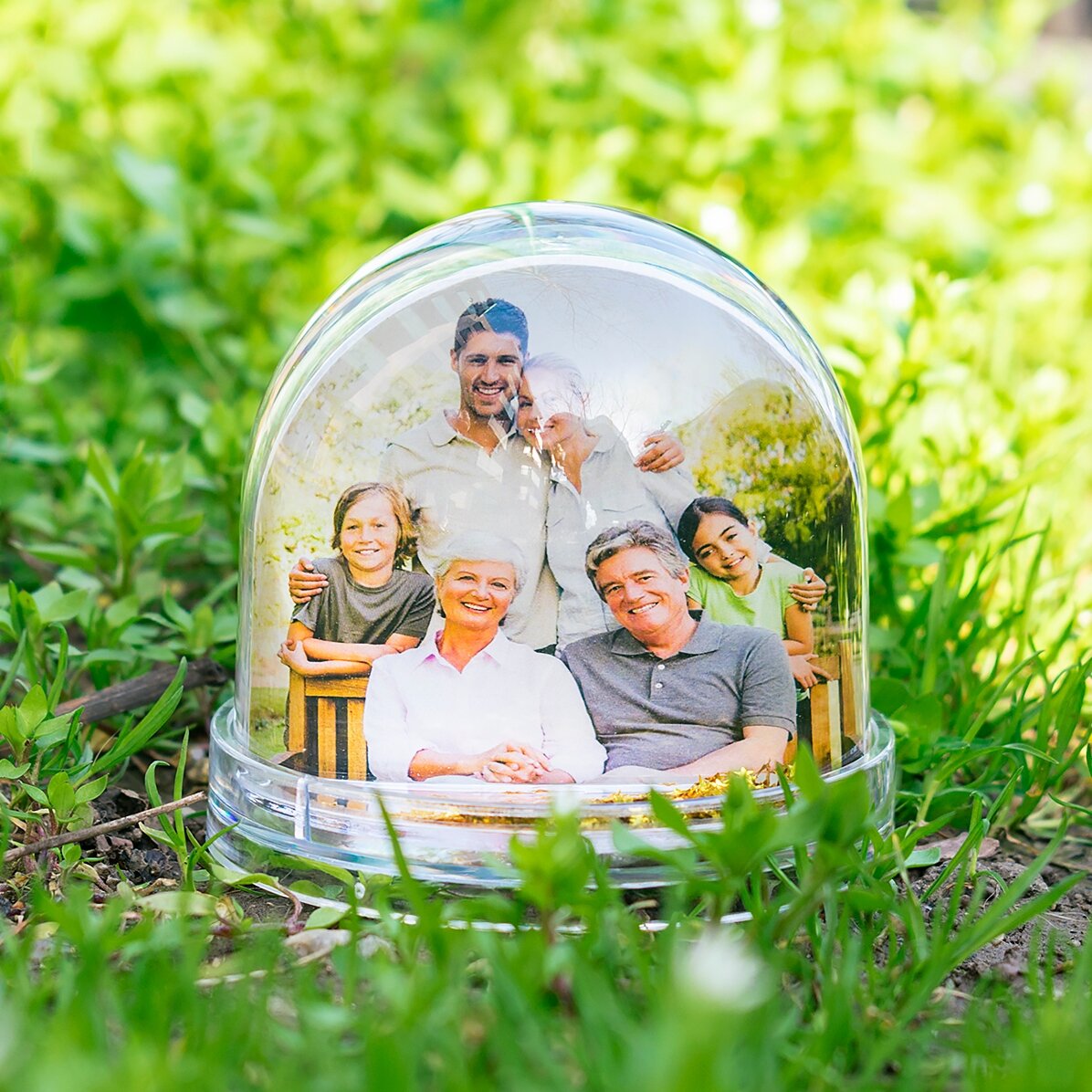 Personalised desk globe with photo and text - Happy Easter!