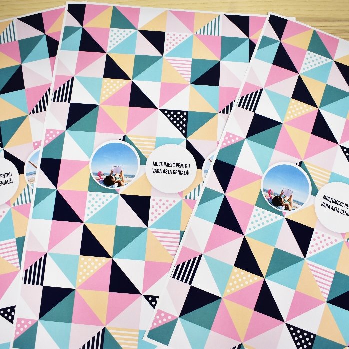 Gepersonaliseerd cadeaupapier met 2 foto
