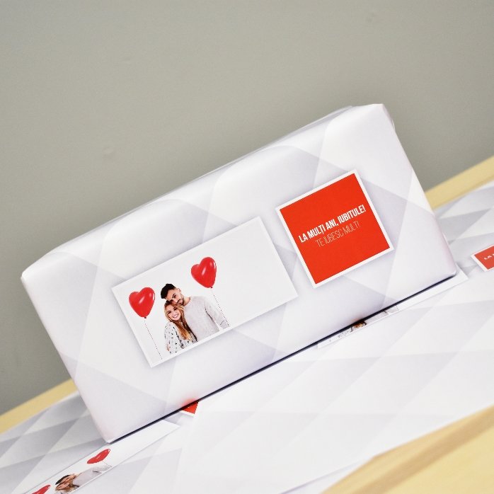 Gepersonaliseerd cadeaupapier met een foto en tekst