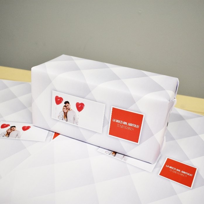 Gepersonaliseerd cadeaupapier met een foto en tekst
