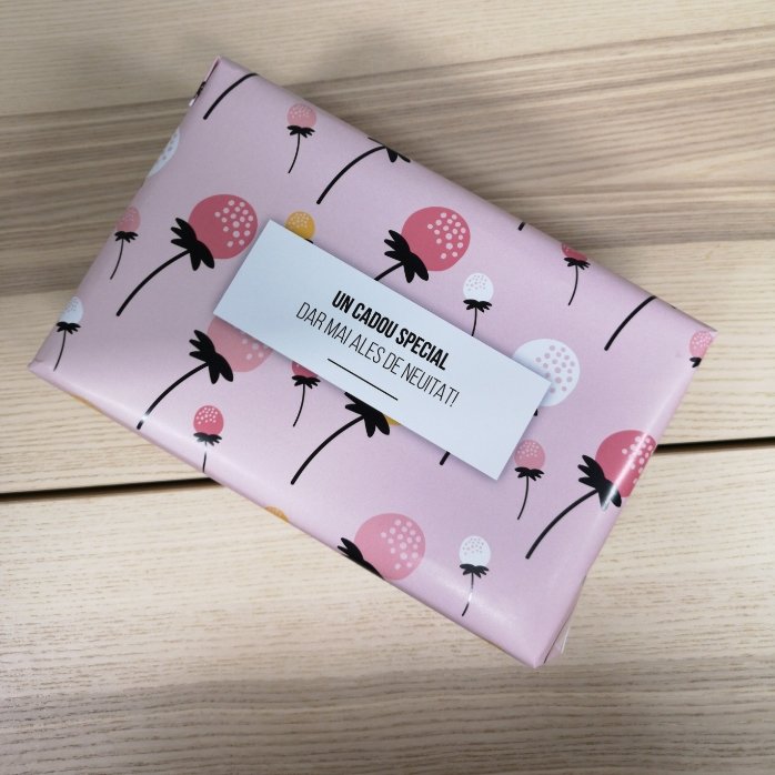 Gepersonaliseerd cadeaupapier met tekst - Roze herfst