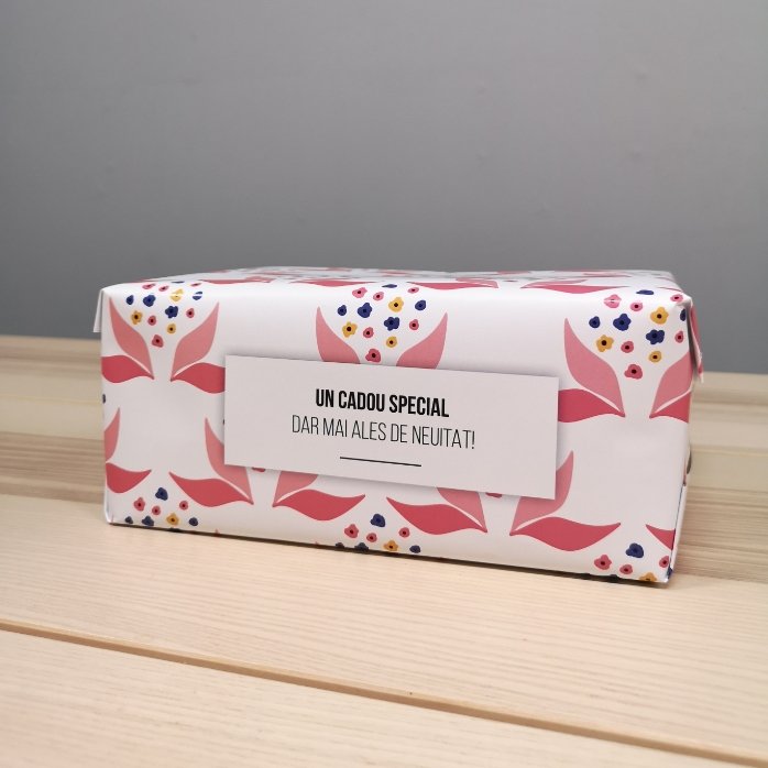 Gepersonaliseerd cadeaupapier met tekst - Floricele