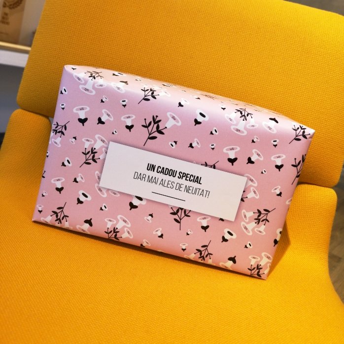Personalised gift wrapping paper with text - Flowers