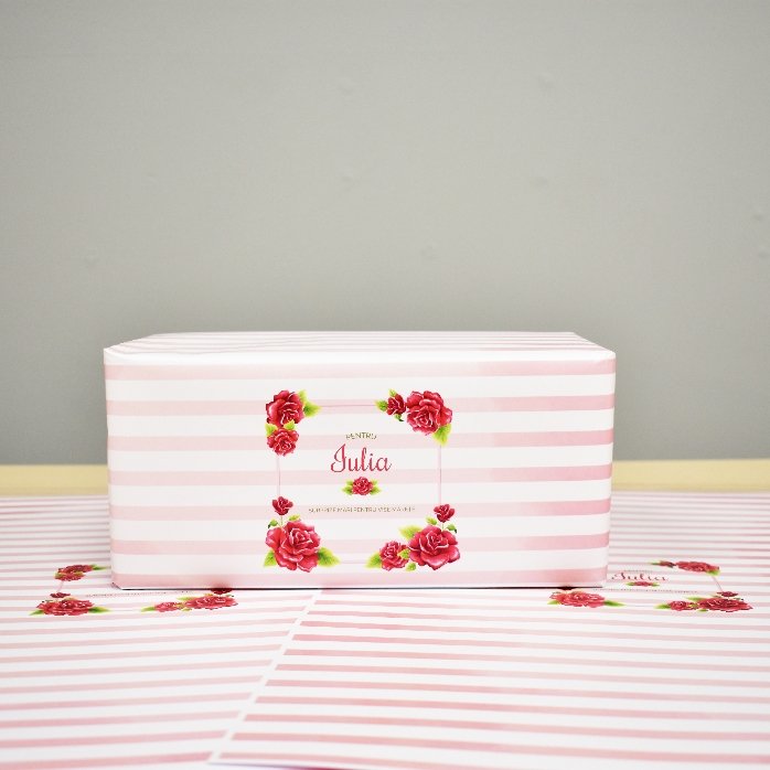 Gepersonaliseerd cadeaupapier - rozenmotief