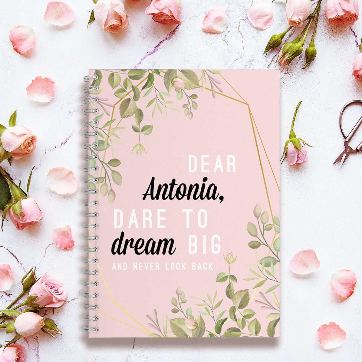 Gepersonaliseerd notitieboekje met bloemenmotief ‘Dear Antonia’