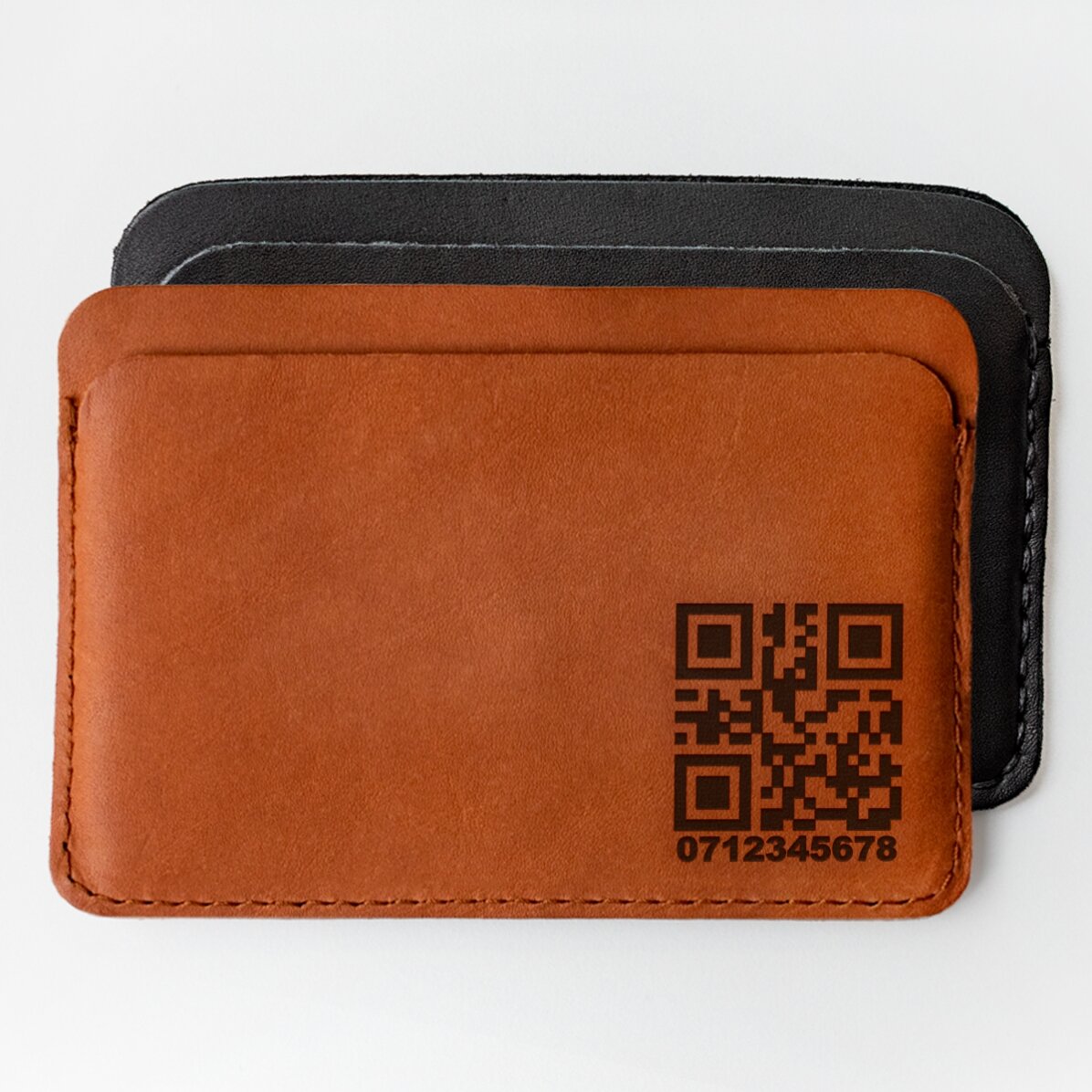 Gepersonaliseerde leren portemonnee met QR-code en telefoonnummer