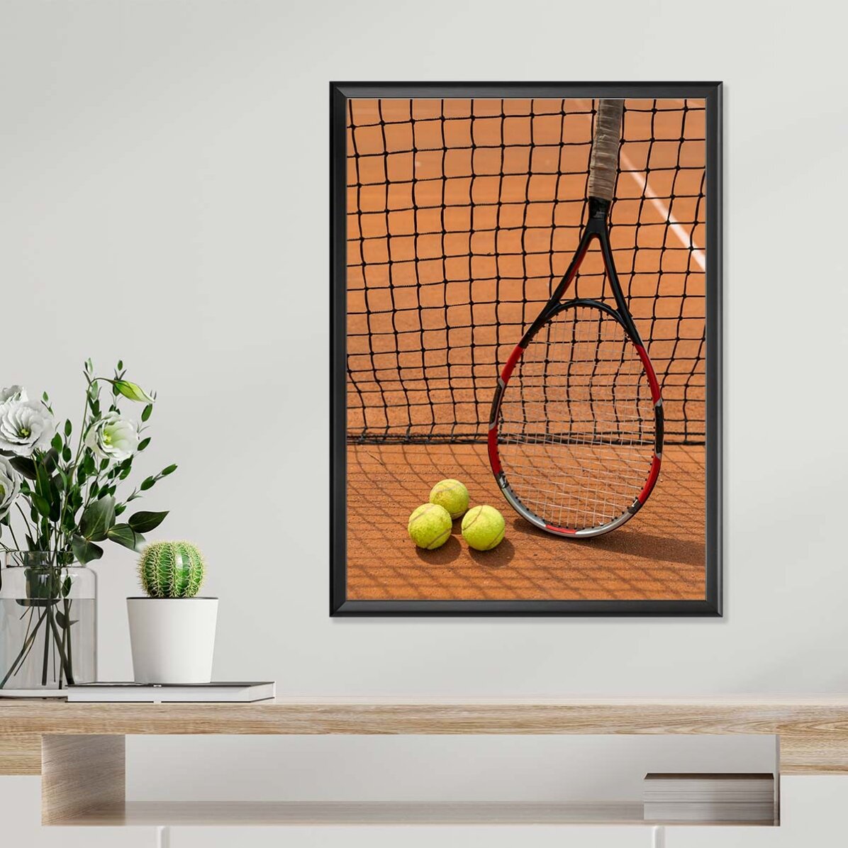 Poster met een racket en tennisballen