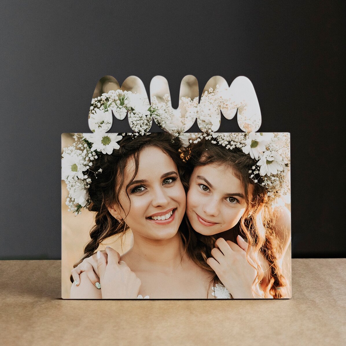 Gepersonaliseerde fotolijst voor op het bureau met een foto - model MUM