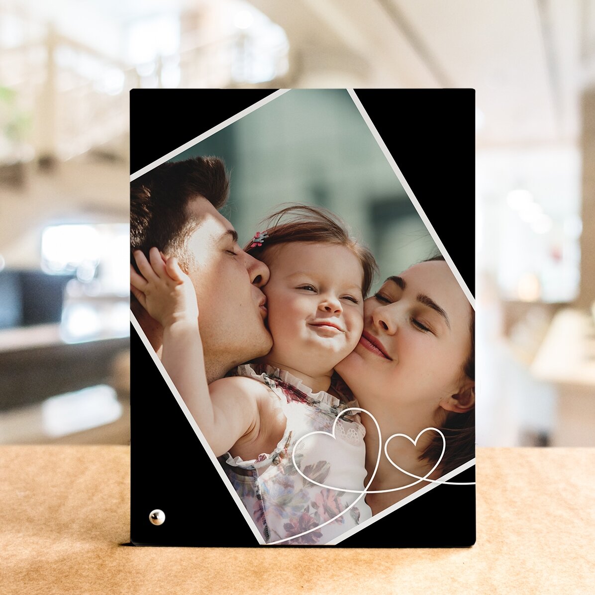 Gepersonaliseerd fotolijstje voor op het bureau met een foto en een hartje