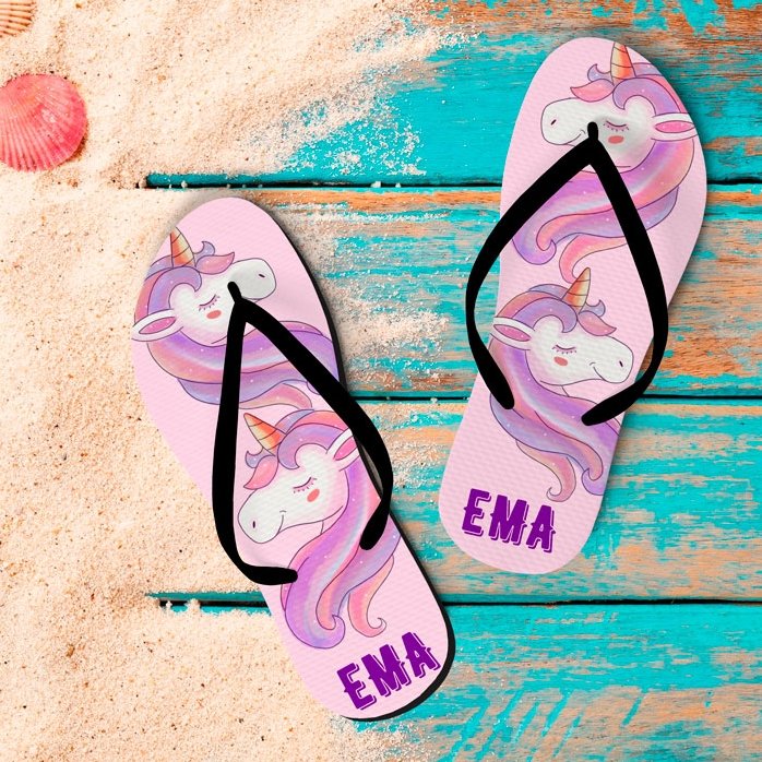 Gepersonaliseerde slippers voor kinderen met een eenhoorn en tekst