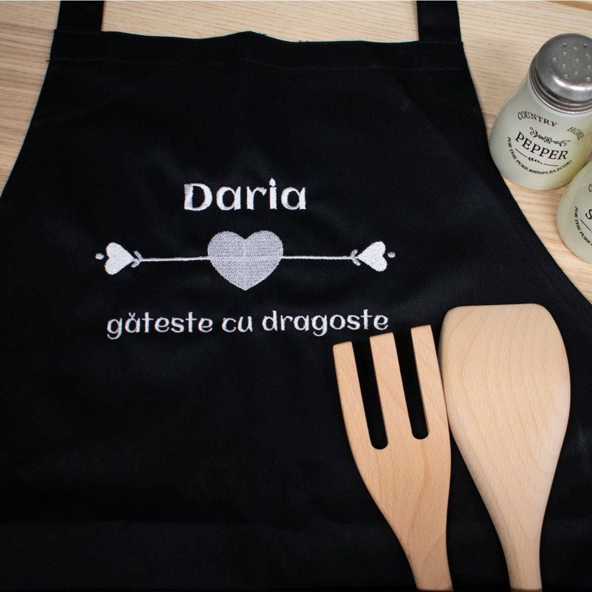 Personalised apron with text - We cook with love