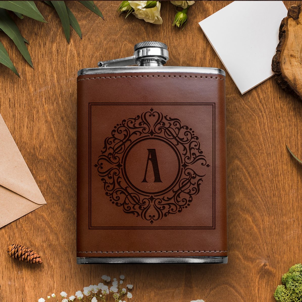 Personalised leather-covered pocket flask - Elegant Monogram