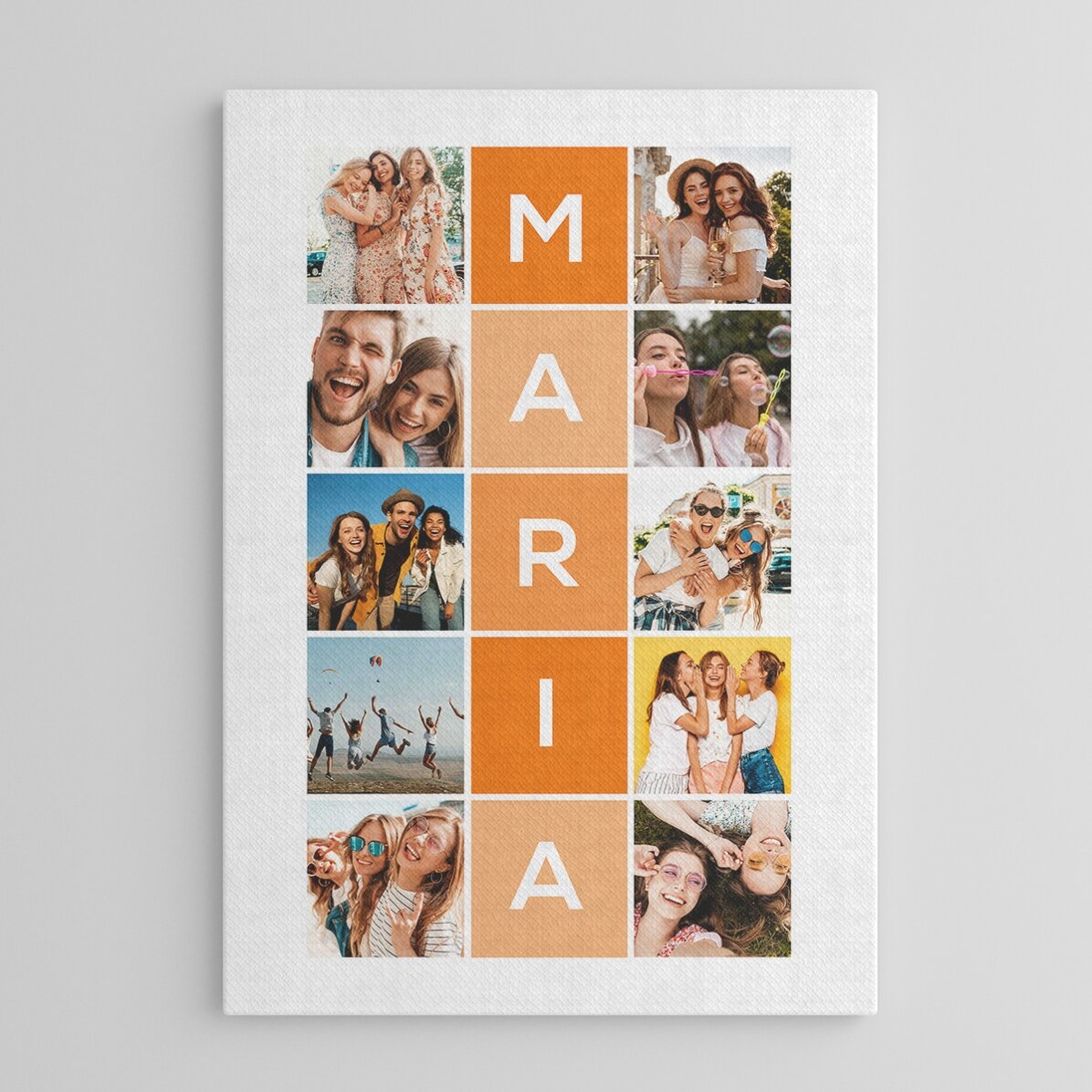 Gepersonaliseerd schilderij met 10 foto’s en een naam van 5 letters