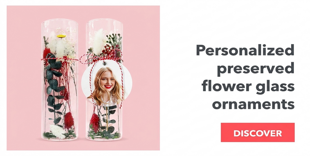 Gepersonaliseerde glazen siervoorwerpen met geconserveerde bloemen