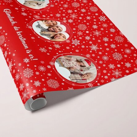 Gepersonaliseerd cadeaupapier met 3 foto’s en tekst - Sneeuwvlokken