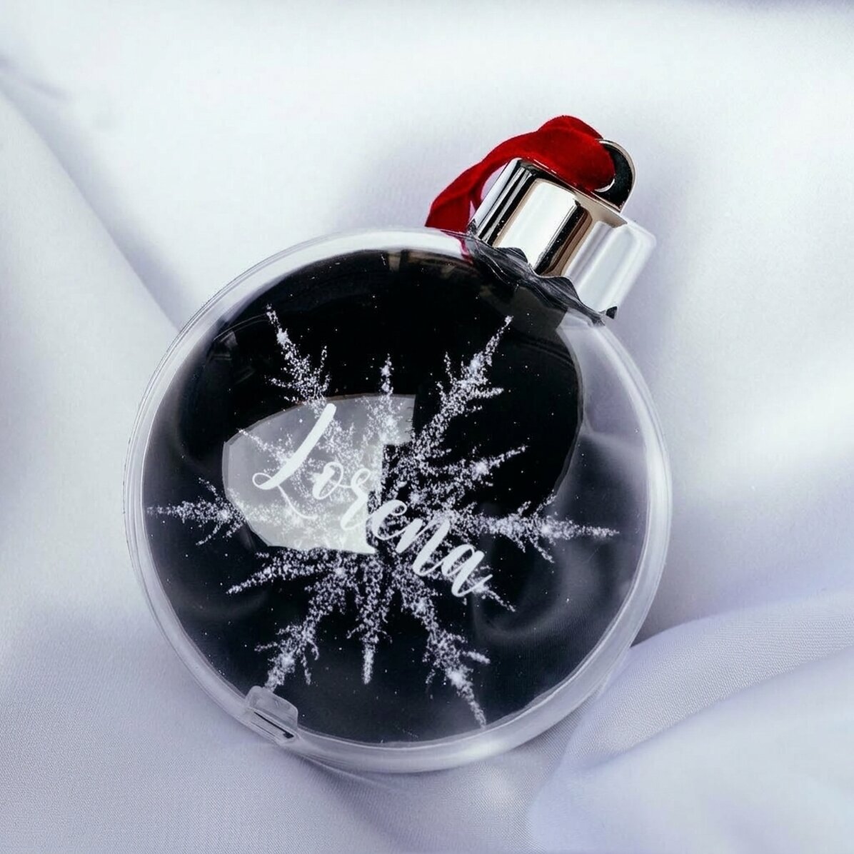 Gepersonaliseerde wereldbol met jouw naam - Silver Snowflake
