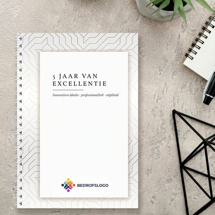 Gepersonaliseerde notitieboekjes met tekst, witte uitvoering - Jubileum van het merk