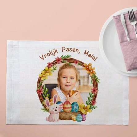 Gepersonaliseerde bordhouder met een foto en tekst - Fijne Pasen!