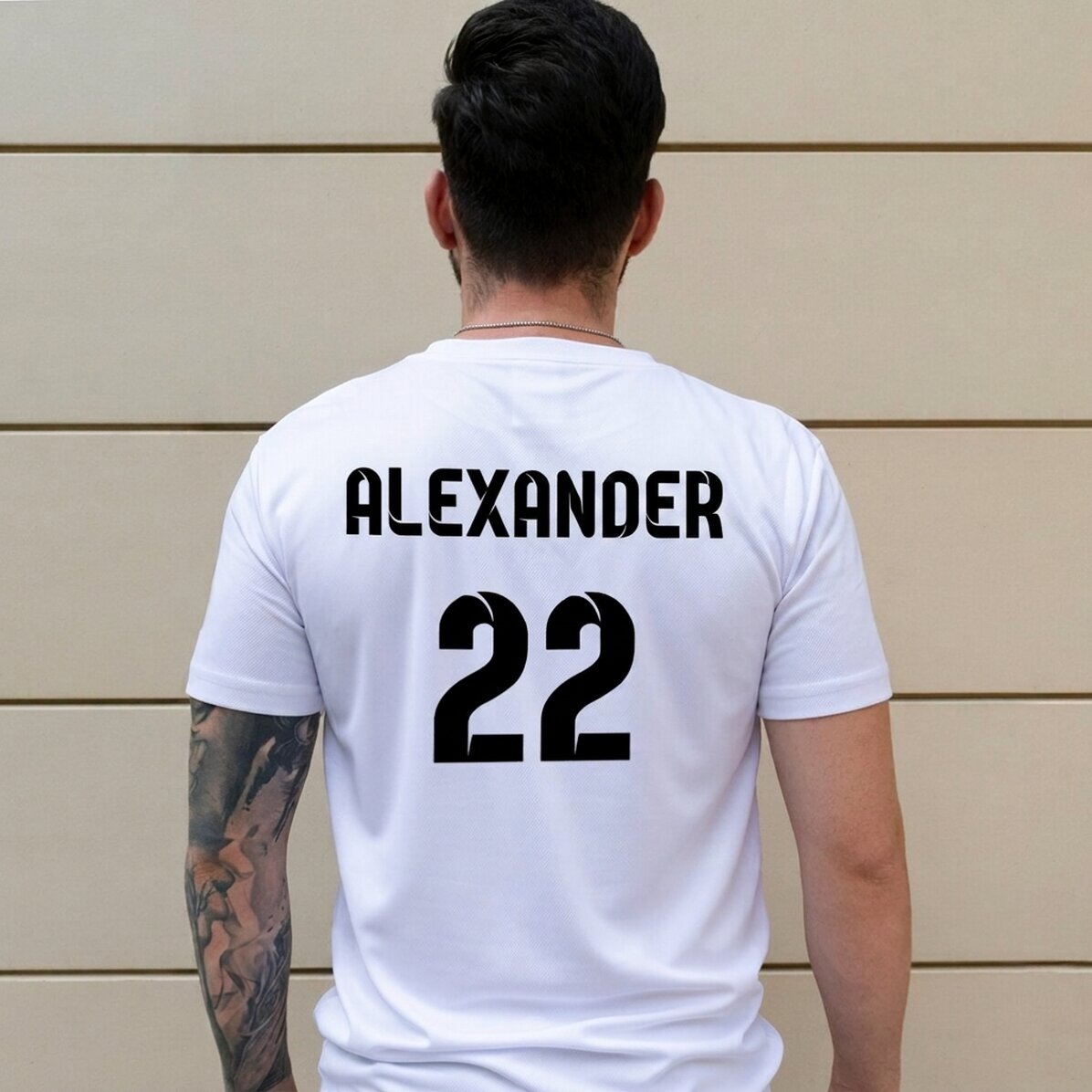 Sportshirt met op de rug een gepersonaliseerde naam en nummer - voetbalmodel