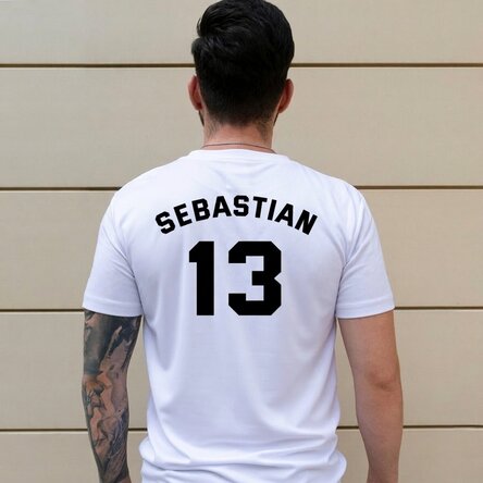 Sportshirt met naam en nummer op de rug - Voetbalfan