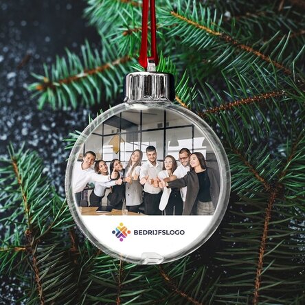 Gepersonaliseerde wereldbol met een foto en een logo